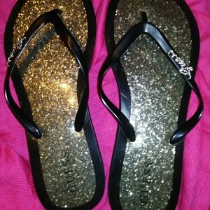 Super Flashy and Super Cute. Guess flip flop